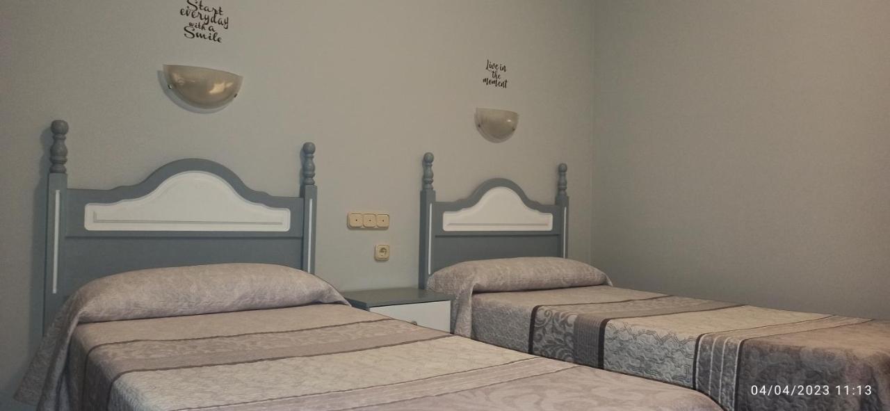 Hostal San Antonio Iscar Esterno foto