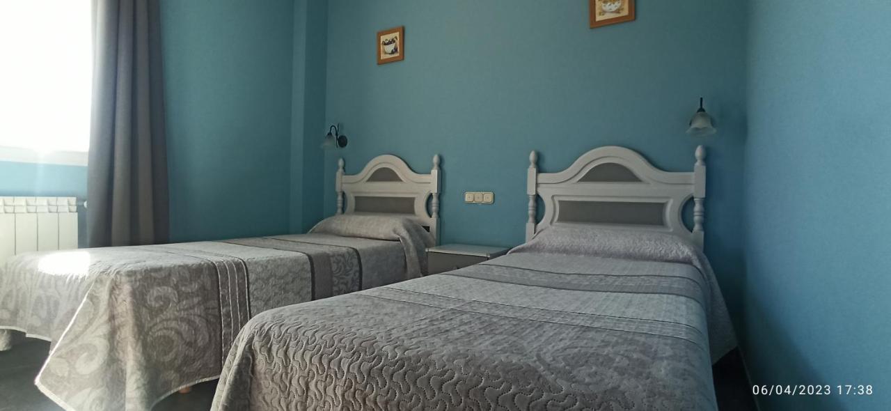 Hostal San Antonio Iscar Esterno foto