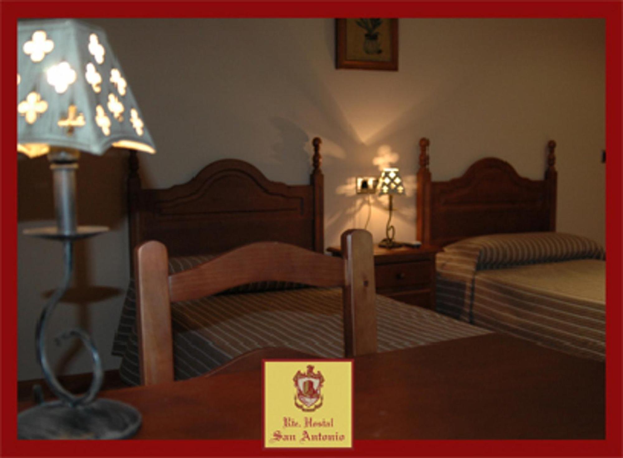Hostal San Antonio Iscar Esterno foto